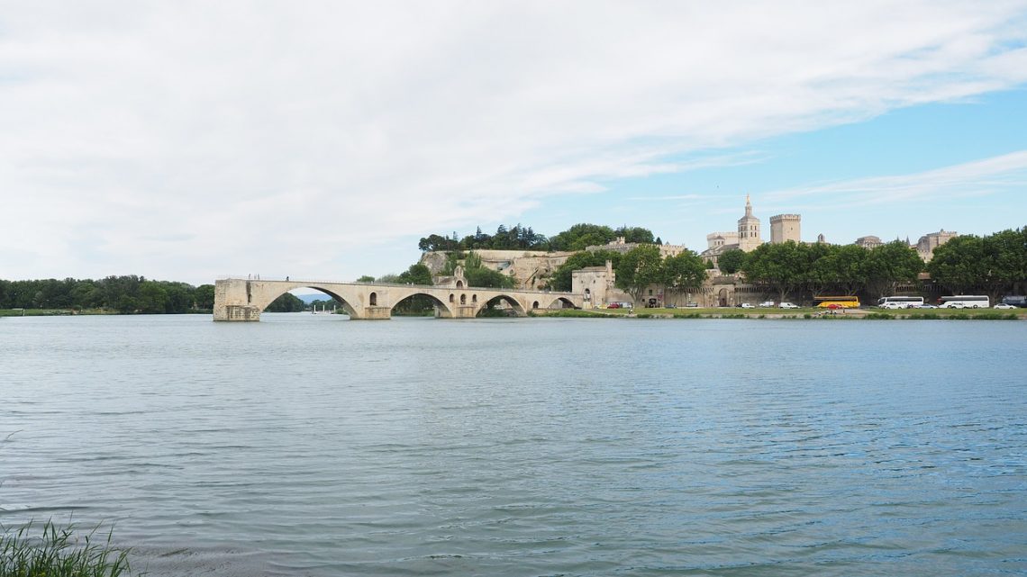 Quels moyens de transport choisir pour aller à Avignon ?